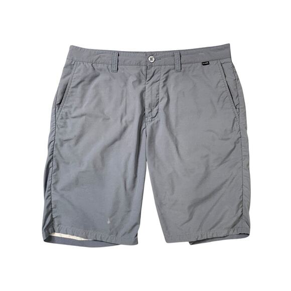 Travis Mathew Shorts Mens 34 Shark Flat Front Stretch Performance Chino Golf - Picture 1 of 10